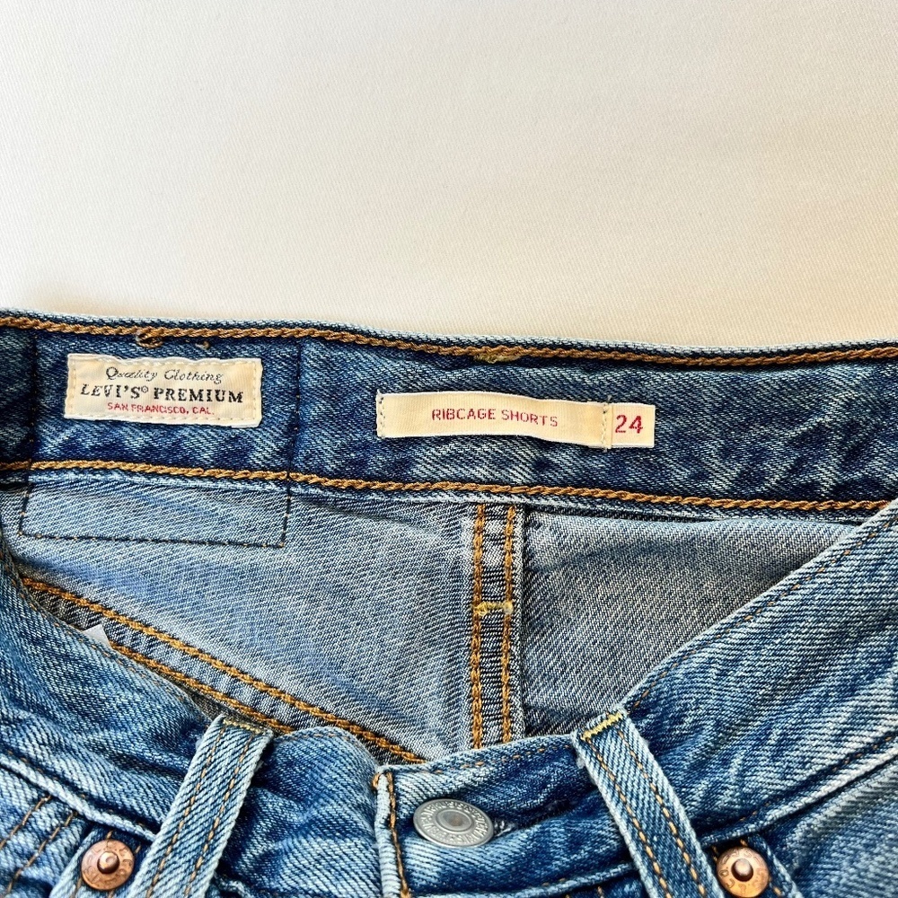 Levi’s Distressed Ribcage Cut-Off Jean Shorts - Picture 10 of 13